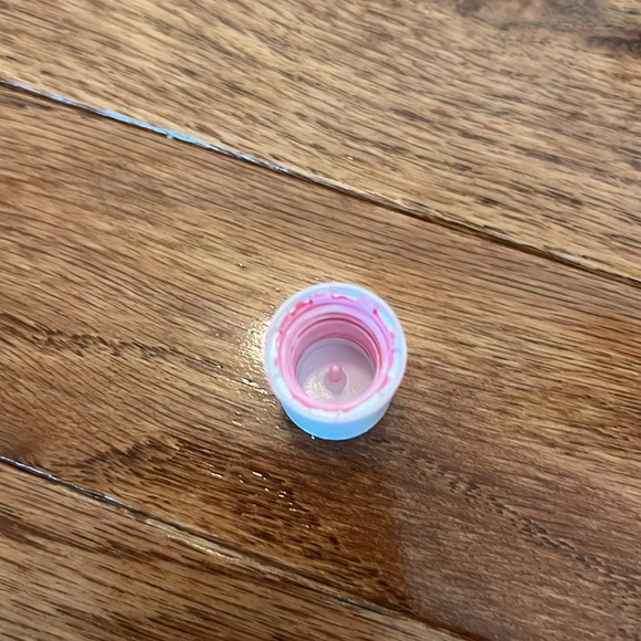 Summer Fridays Cherry Lip Butter Balm Lip Gloss - Picture 3 of 3